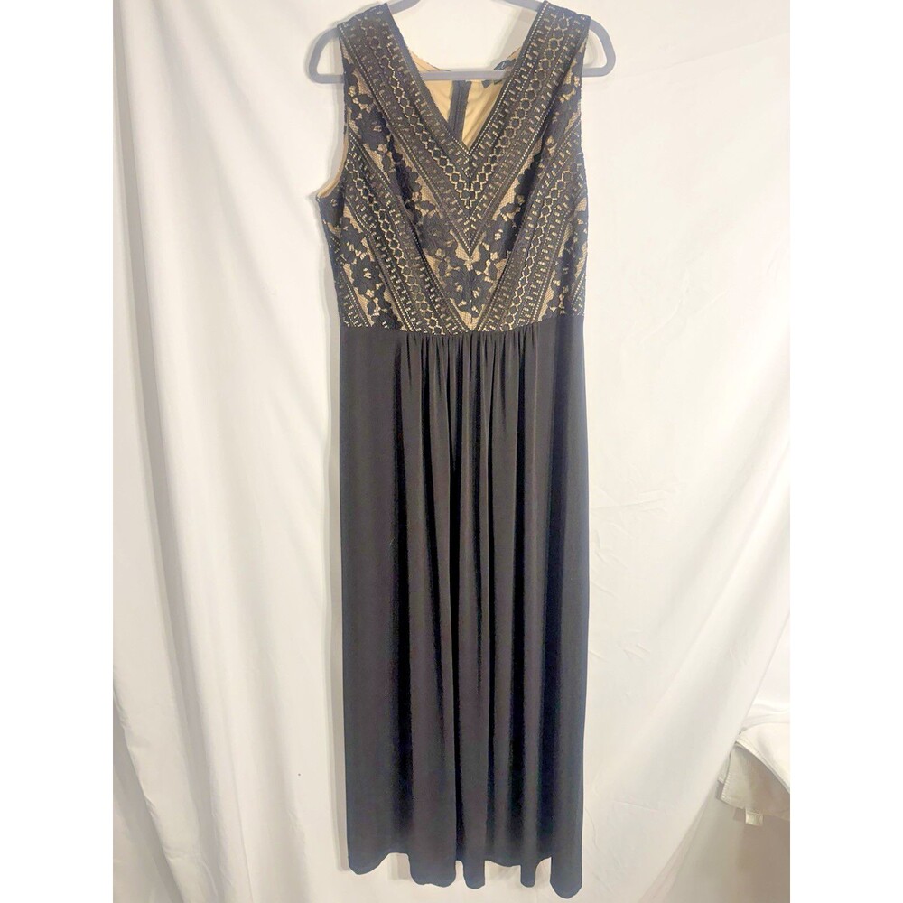 Women’s Long Cocktail Dress Lace Top/Flowing Bottom Sz 16